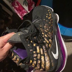 Nike 👉🏼Lebron 17 Lakers🔥🔥🌟🌟